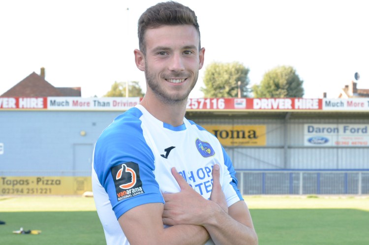 Bradley Tarbuck side on 18 19